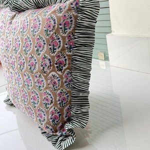 Funda de Cojín Cuadrada con Volantes Florales, Hecha a Mano, 100% Algodón, Cierre de Sobre, Estampada, Estilo Moderno, Decoración del Hogar - Product Image 2