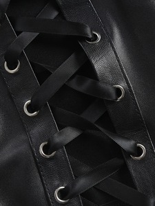 Body corset en cuir noir avec découpes latérales à lacets, fines bretelles et design col en V - Product Image 5