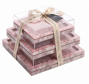 Plateau de service rose modeste à motifs géométriques avec couvercle transparent pour offrir en cadeau, présenter des chocolats et sublimer la présentation de table - Product Image 5