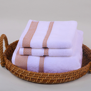 Serviette de bain blanche de luxe de qualité supérieure, en coton éponge doux, séchage rapide, très absorbante, écologique - Product Image 1