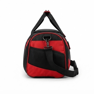 Sac de sport léger avec poignées de transport confortables, matériau durable et idéal pour les séances de sport et les voyages de week-end - Product Image 1