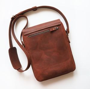 Bolso Bandolera de Cuero Hecho a Mano con Logotipo Personalizado, Bolso de Hombro Marrón, Correa Reforzada Suave y Duradera para el Uso Diario - Product Image 3