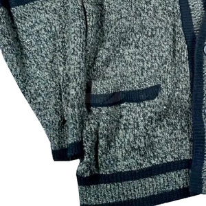 Cardigan pour homme en tissu léger et doux, tenue décontractée, coupe confortable, tenue quotidienne élégante pour homme - Product Image 6