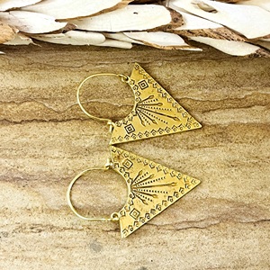 Pendientes Boho de Moda, Joyería Tribal de Latón para Mujer, Pendientes de Aro Triangulares Geométricos Chapados en Oro de 18k para Venta al por Mayor/OEM/ODM - Product Image 4