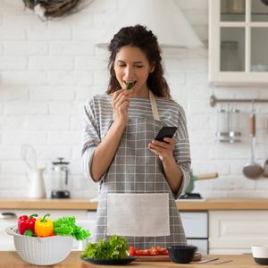 Ensemble de couvercles multifonctionnels en acier inoxydable pour bols mélangeurs, avec 3 râpes interchangeables, passoire, égouttoir et panier de lavage pour fruits et légumes - Product Image 4