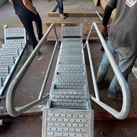 Escalera de Acero Personalizada con Barandillas