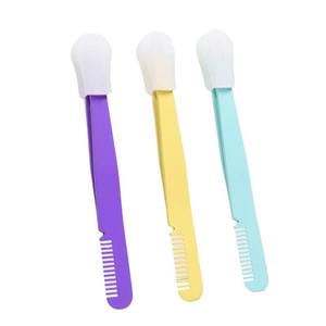 Pinzas para Cejas de Acero Inoxidable Personalizadas con Peine y Cepillo, Punta Inclinada para Depilación Facial, Estilo Moderno y Duradero - Product Image 2