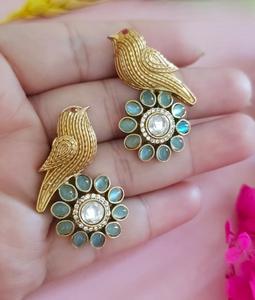 Elegantes Pendientes de Moissanita de Primera Calidad en Latón Chapado en Oro para Mujer, Ideales para Fiestas Nocturnas - Product Image 3