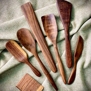 Cuchara de Servir de Madera Hecha a Mano de Primera Calidad, Capacidad de 10 ml, Utensilio de Cocina Ecológico y Duradero para Cocinar en Casa y Fiestas - Product Image 1