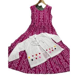 DESIGNER RAYON BANDHANI IMPRIMÉ KURTI AVEC VESTE ROSE - Product Image 1