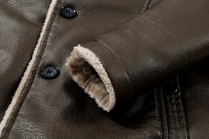 Manteau en cuir et fourrure de qualité supérieure avec intérieur chaud et finition de luxe, fabrication OEM - Product Image 3