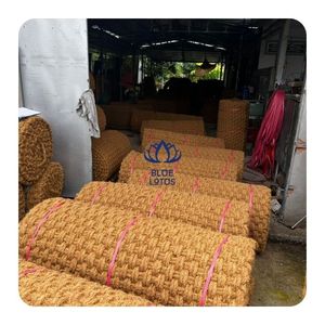 Tapis en fibre de coco écologique Blue Lotus Farm, VENTE CHAUDE |   Tapis en fibre de coco 100% naturel fait main, origine Ben Tre, 2m x 50m, export en vrac - Product Image 1