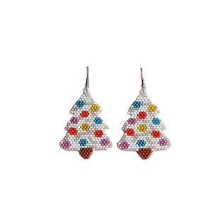 Pendientes de árbol de Navidad de estilo elegante con cuentas de semillas hechas a mano con uso festivo para mujeres y niñas de la India - Product Image 1