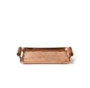 Ensemble de 2 plateaux de service modernes en cuivre martelé à la main, rectangulaires et ovales polis, avec poignées, pour la cuisine et la maison - Product Image 3