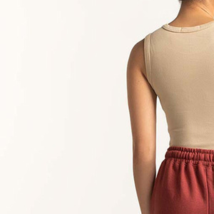 Camiseta sin mangas informal de punto acanalado para mujer - Mezcla de elastano/algodón de secado rápido, tejido de jersey transpirable y ecológico, longitud regular - Product Image 2