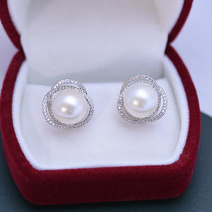 Pendientes de Perlas Redondas de Agua Dulce de 11-12 mm, Estilo Simple, para Mujer, Color Morado, con Luz Intensa y Ligeras Imperfecciones, Venta al por Mayor - Product Image 1