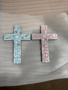 Cruz de nácar para regalo de Navidad y regalos Cruz colgante de pared con incrustaciones de concha, Cruz sagrada decorativa en el último diseño - Product Image 4