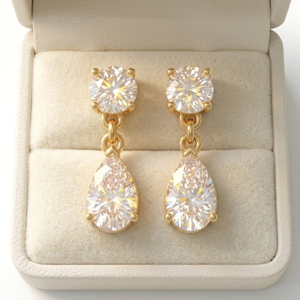 Boucles d'oreilles clous en or jaune massif 9K avec diamant taille poire pour femme, tendance, pour mariage, anniversaire, soirée, certifiées IGI, bijoux fins - Product Image 3