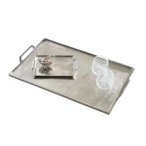 Bandeja de Servir Rectangular de Acero Inoxidable con Diseño Moderno, Plateada y Pulida, con Bordes Elegantes Acanalados - Product Image 5