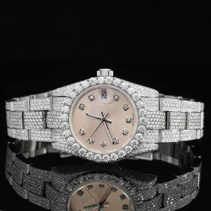 Reloj de Lujo Estilo Hip Hop en Oro Rosa y Oro Blanco con Diamantes Moissanite, Esfera Redonda Totalmente Adornada y Visualización de Fecha - Product Image 3