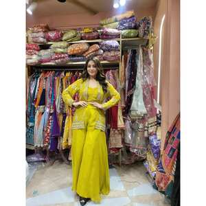 ชุดสตรีสวยชุดปาร์ตี้สวม plazzo กับเสื้อและ Koti - Product Image 4