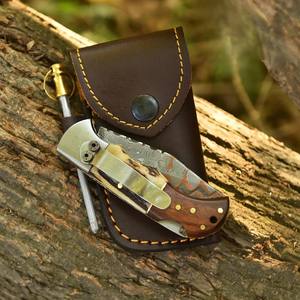 Couteau de poche pliant artisanal en cuivre Damas, multi-usages pour le camping, avec manche bicolore en os et bois, étui en cuir – Fabricant - Product Image 6