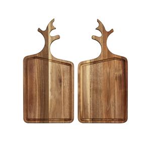Élégante planche en bois de cerf parfaite pour servir du pain au fromage et des apéritifs au charme rustique - Product Image 1