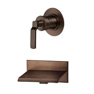 Eleve el Interior de su Baño con un Elegante Sistema de Ducha Dorado Montado en la Pared y un Grifo de Bañera Contemporáneo Brillante con Estilo Cascada - Product Image 1