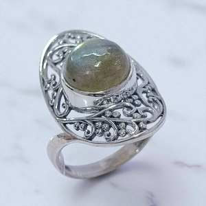 Bague Chunky en Argent Sterling 925 avec Pierre de Lune Arc-en-ciel et Labradorite de Forme Ronde Naturelle, Vente en Gros, Bijoux Bohèmes Personnalisés - Product Image 2