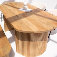 Table à manger Vandana Aureo Terra en bois de mangue avec un design contemporain solide et fait main