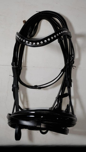 Brida de Doma Clásica Hecha a Mano de Primera Calidad para Jinetes Profesionales y Entrenamiento de Caballos, Disponible a un Precio Accesible - Product Image 2