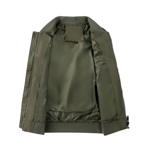 Chaqueta Cargo Multibolsillos de Lona Recubierta para Hombre, Prenda Exterior Estilosa y Funcional para Uso Casual y al Aire Libre - Product Image 2