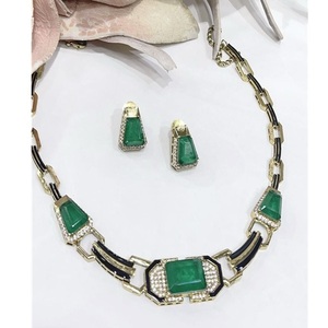 Elegante Juego de Collar y Aretes de Latón Chapado en Oro de Alta Calidad, Diseño Moderno para Fiesta de Compromiso, Boda o Uso Diario - Product Image 1