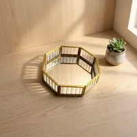 Plateau de vanité rectangulaire laqué miroir de luxe au design artisanal, en métal doré, organisateur de bijoux et de parfums pour salle de bain et bureau
