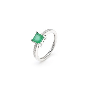 Anillo de compromiso de esmeralda natural y diamantes de corte princesa de 5.5 mm, en oro blanco macizo de 14k, proveedor mayorista de anillos de boda. - Product Image 6