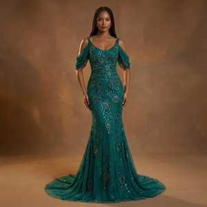 Robe de soirée en satin vert émeraude, coupe droite, épaules dénudées, grande taille, sans manches, longueur ras du sol, brodée de sequins, effet illusion - Product Image 2