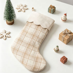 Chaussette de Noël blanche avec bordure en velours vert et nœud, décoration en coton doux, 47 cm - Product Image 3