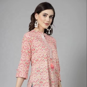 Kurti de Algodón Estampado y Elegante para Mujer con Detalle de Bordado, Túnica Étnica Cómoda para Mujer - Product Image 1