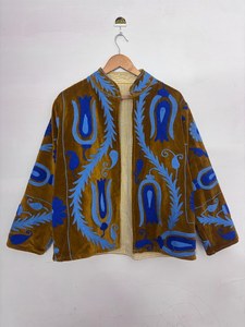 Chaqueta Suzani Unisex Bordada a Mano de Manga Larga, Fabricante de Chaquetas de Algodón Bordadas Suzani Hechas a Mano en India, Abrigo para Mujer - Product Image 3