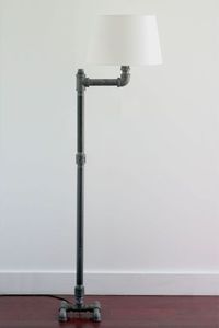Lampadaire moderne en métal avec abat-jour carré en verre noir, hauteur réglable, design industriel LED E26 pour salon et chambre - Product Image 2