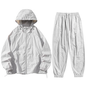 Vente en gros de vestes coupe-vent en nylon pour hommes de qualité supérieure, OEM personnalisé, ensembles de vestes coupe-vent deux pièces de haute qualité pour le printemps - Product Image 5