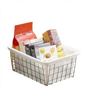 Panier de rangement multifonctionnel moderne en fil métallique blanc écologique avec poignées en bois pour garde-manger, placard, chambre et cuisine - Product Image 4