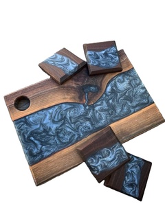 Ensemble de sous-verres en résine de qualité SHAPES avec effet océan Dessous de verre décoratifs carrés ronds en résine époxy par Craftsy Home - Product Image 1