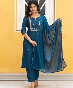 Conjunto de Kurta Azul Tradicional Bordado para Mujer con Dupatta, Largo Hasta el Tobillo, Ropa Étnica de India y Pakistán 85902 SAHAJANAND- SI:-374 - Product Image 1