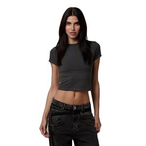 Camiseta Corta Ajustada de Manga Corta para Mujer Estilo Y2K, Top Crop de Algodón Premium con Spandex Elástico, Camiseta Casual Urbana, Proveedor Mayorista al por Mayor - Product Image 1