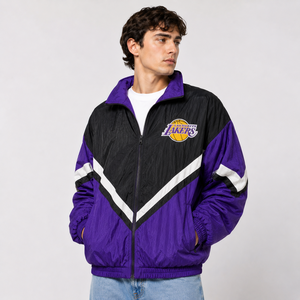 เสื้อแจ็คเก็ตกันลมสำหรับผู้ชาย สไตล์วินเทจ ลายโลโก้บาสเก็ตบอลยุค 90s สีสันตัดกัน ผ้าไนลอนกันน้ำ ผลิตตามสั่งสำหรับทีม โรงงาน OEM ขายส่ง - Product Image 1