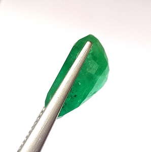 Sapphire Gems International Émeraude naturelle zambienne verte de 7,25 carats, taille ovale facettée, pierre précieuse en vrac, selon les exigences pour la joaillerie - Product Image 5
