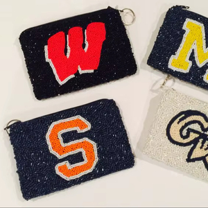 Monedero de mariposa hecho a mano con cuentas, bolsa pequeña con cremallera bordada con cuentas de semillas de colores, cartera estilo boho - Product Image 1