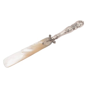 Pâtérier de luxe en nacre avec manche en argent floral vintage pour table à manger, cadeau et accessoires de cuisine haut de gamme - Product Image 5