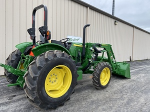 Tracteur agricole d'occasion de qualité supérieure John Deere 5055E pour la vente en France, disponible en stock en gros à prix abordable - Product Image 3